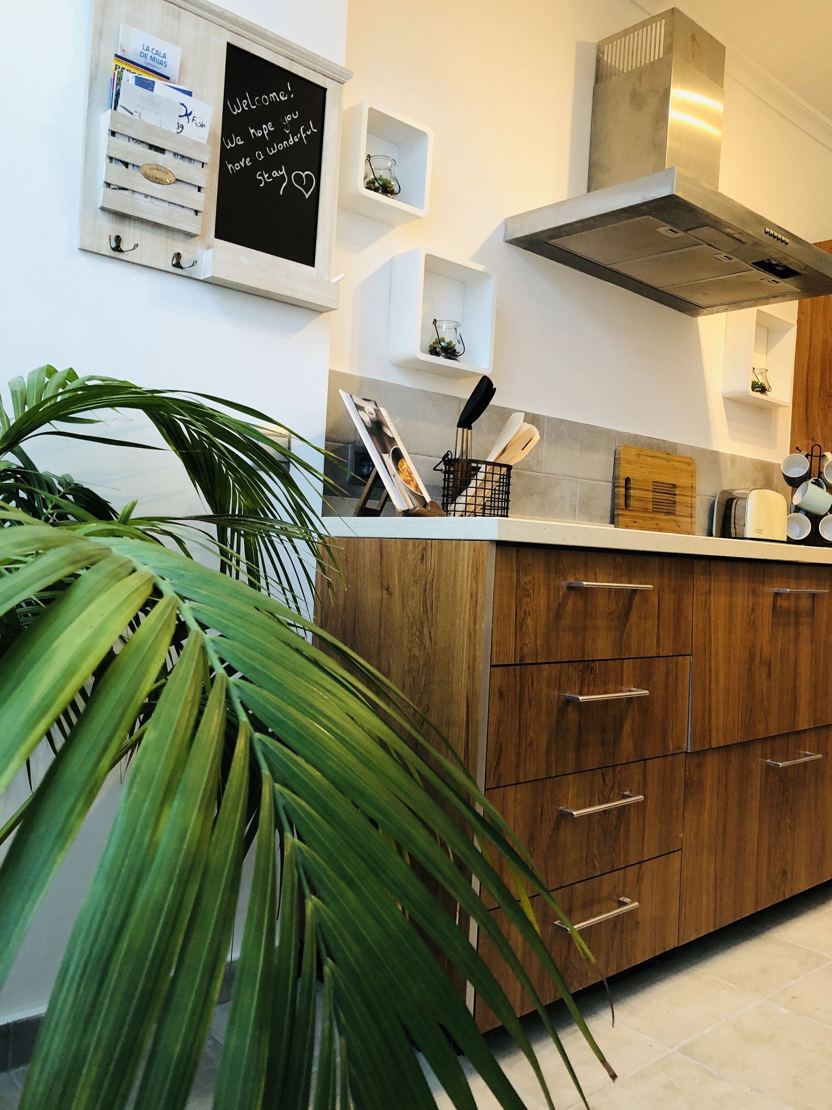 Boutique Apartment - Seconds from the sand