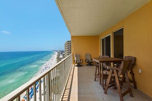 Outdoor dining - Private Balcony with Gulf view-Outdoor Pool-POOLSIDE CAFE-HOT TUB (Panama City Beach)