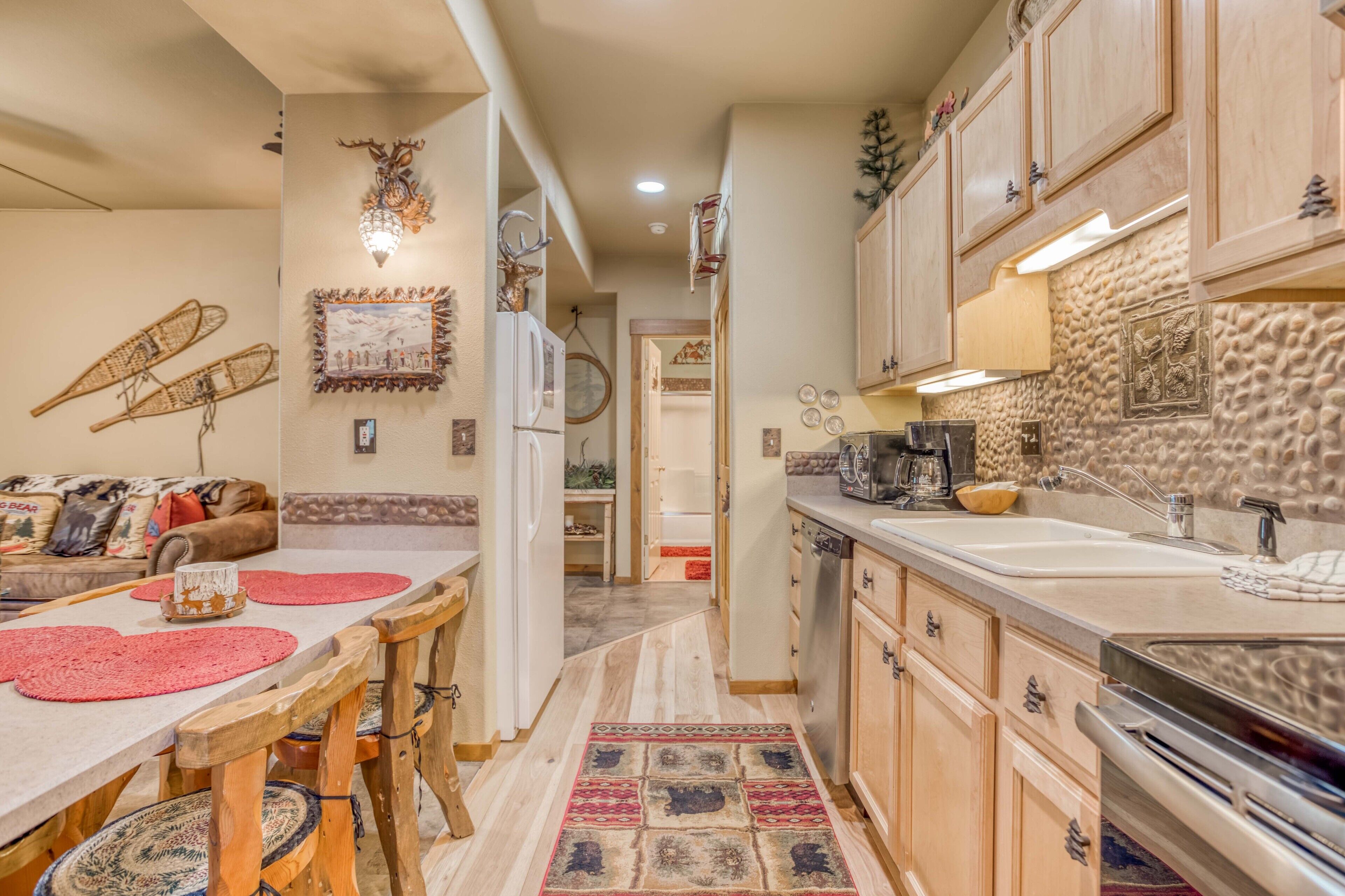 Updated 2 Bedroom Powder Village Condo in Sunriver