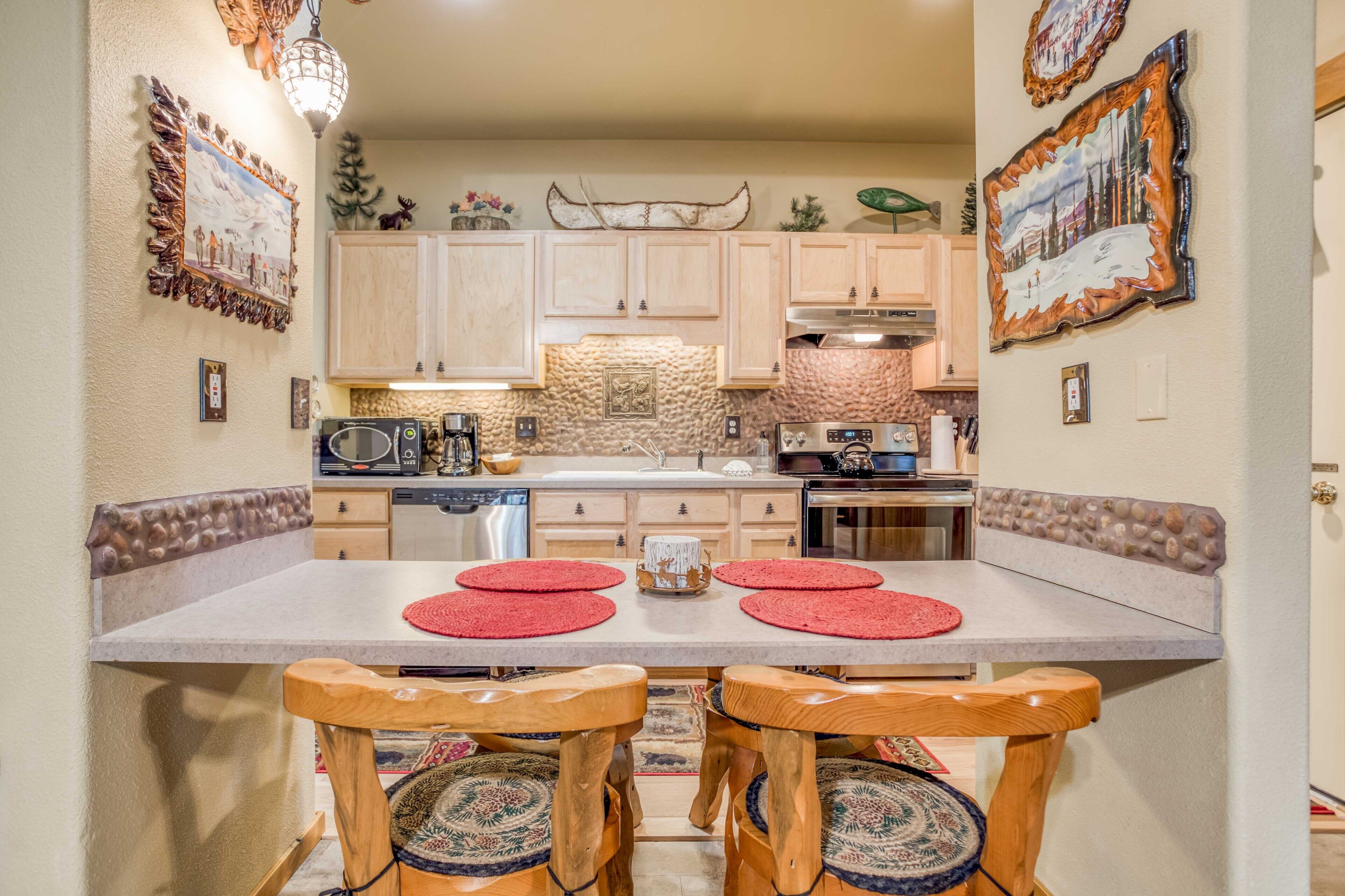 Updated 2 Bedroom Powder Village Condo in Sunriver