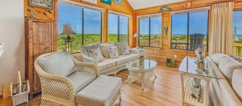 Semi-Oceanfront Dog Friendly w/ Elevator, Screened Porch. Beach Minutes Away!