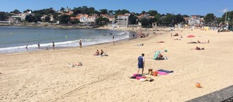 Small accommodation close to beaches, town center, market, bike paths (- 300m)