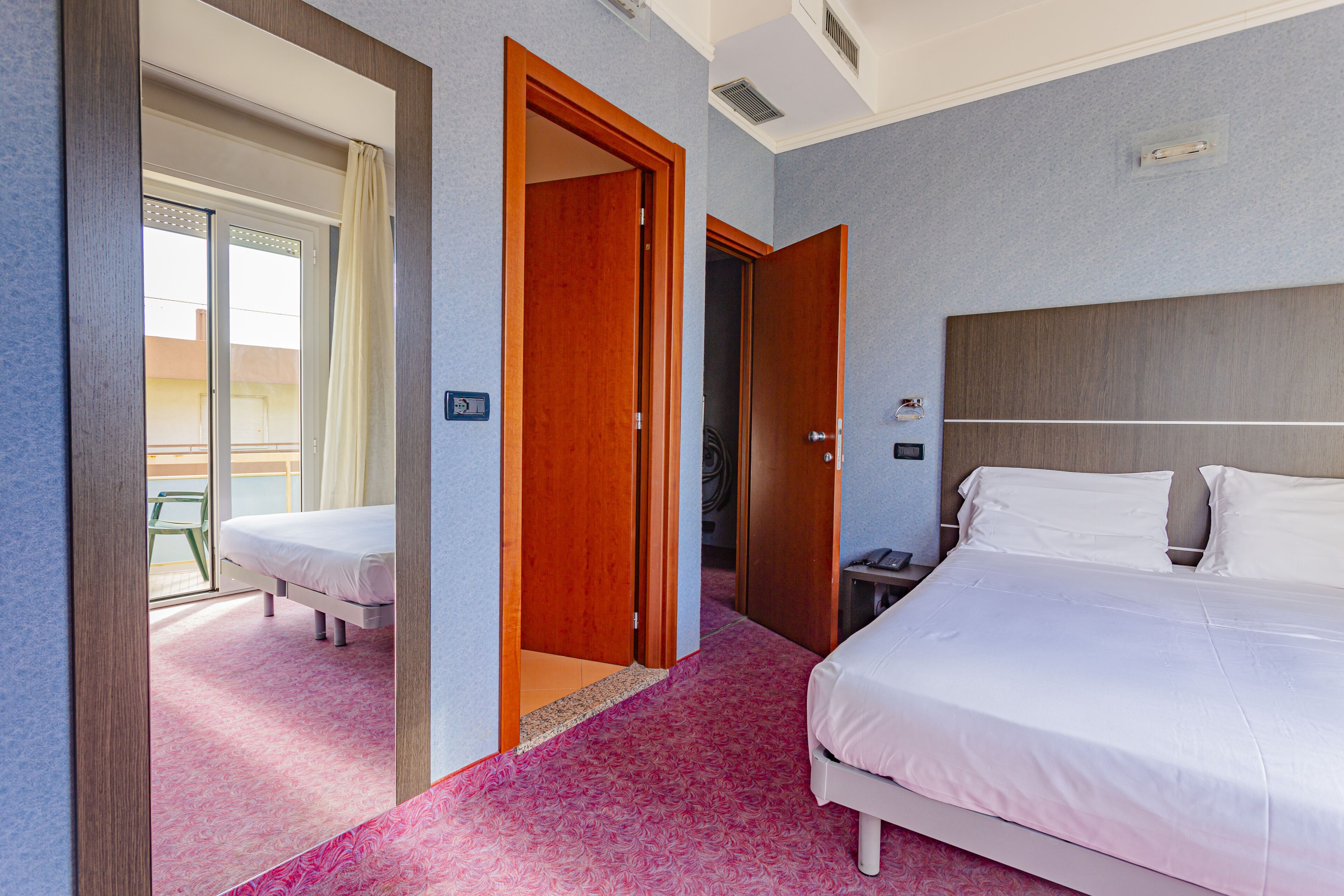 2 chambres, fer et planche à repasser, Wi-Fi gratuit, draps fournis