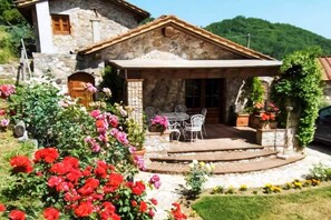 Exterior - ELEGANT STONE VILLA IN THE TUSCAN HILLS WITH PRIVATE POOL. (Partigliano)