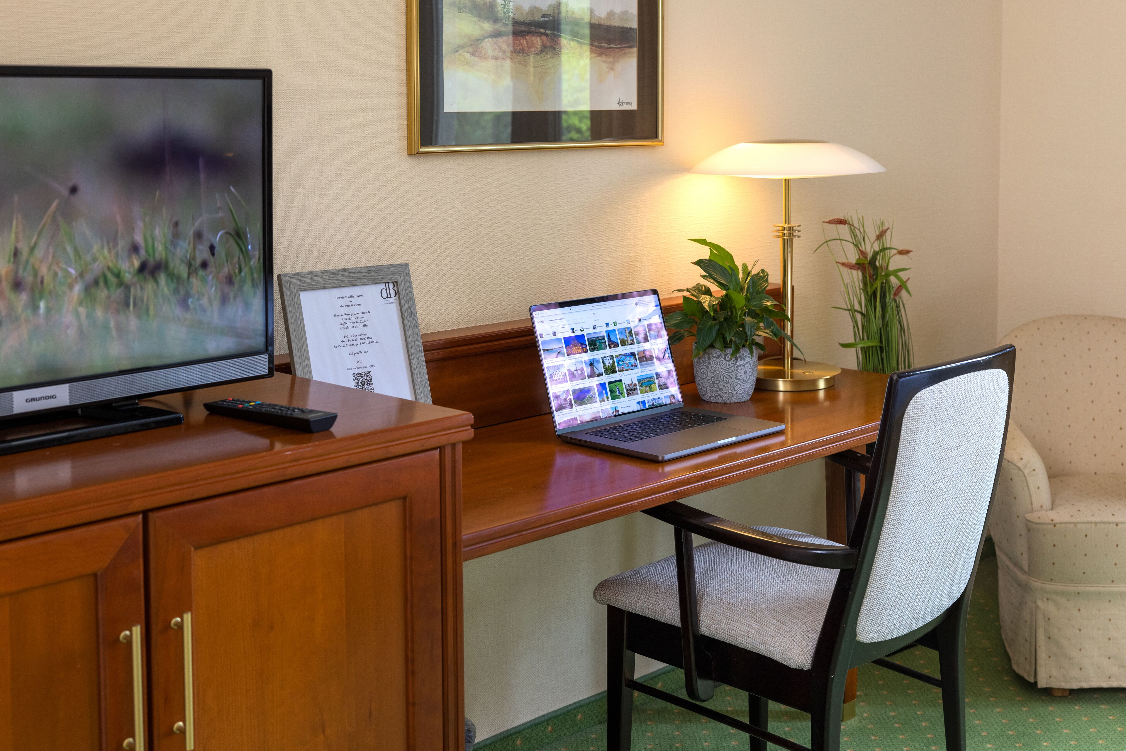 classic double or twin room | 1 bedroom, minibar, desk, free wifi