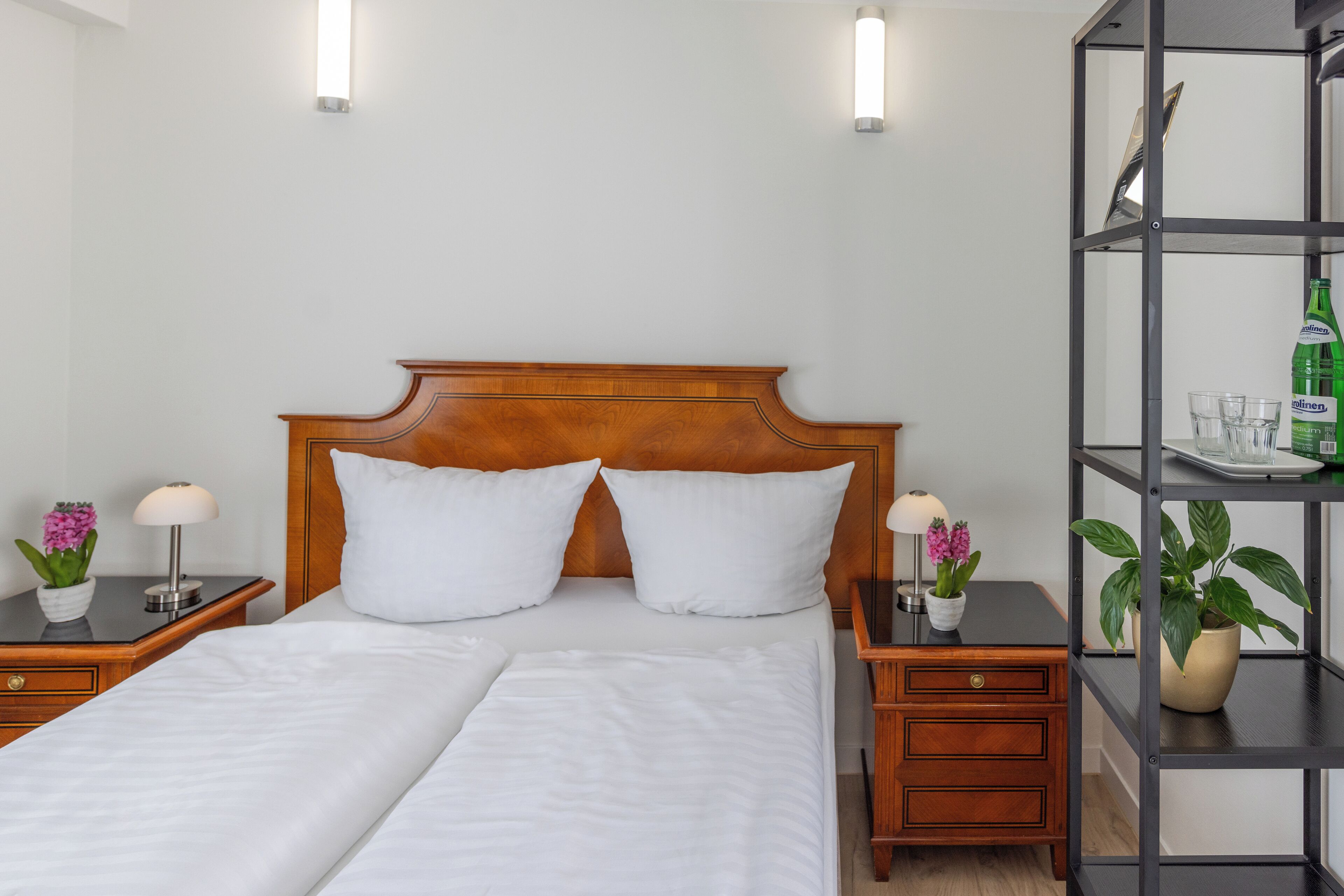 Basic-Zimmer | Minibar, Schreibtisch, kostenloses WLAN, Bettwäsche