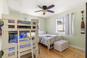 2 bedrooms, free WiFi - Flip Flop Oasis - Private Home - 2 Bedrooms/2 Bathrooms - Cherry Grove Beach (North Myrtle Beach)