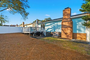 Terrace/patio - Flip Flop Oasis - Private Home - 2 Bedrooms/2 Bathrooms - Cherry Grove Beach (North Myrtle Beach)