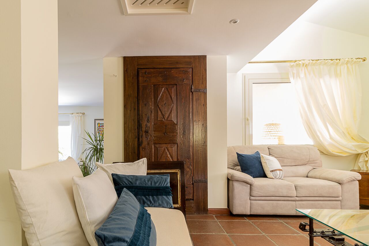 Villa with large garden and swimming pool IUN code Q3652