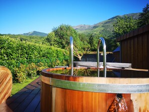 Outdoor spa tub - Appartement Signature 4 Personnes Résidence L'argalyde (Ayzac-Ost)