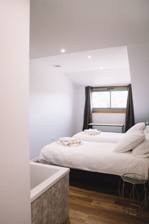 2 bedrooms, travel cot, free WiFi