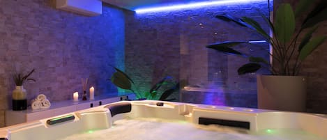 Sauna, hot tub, massages