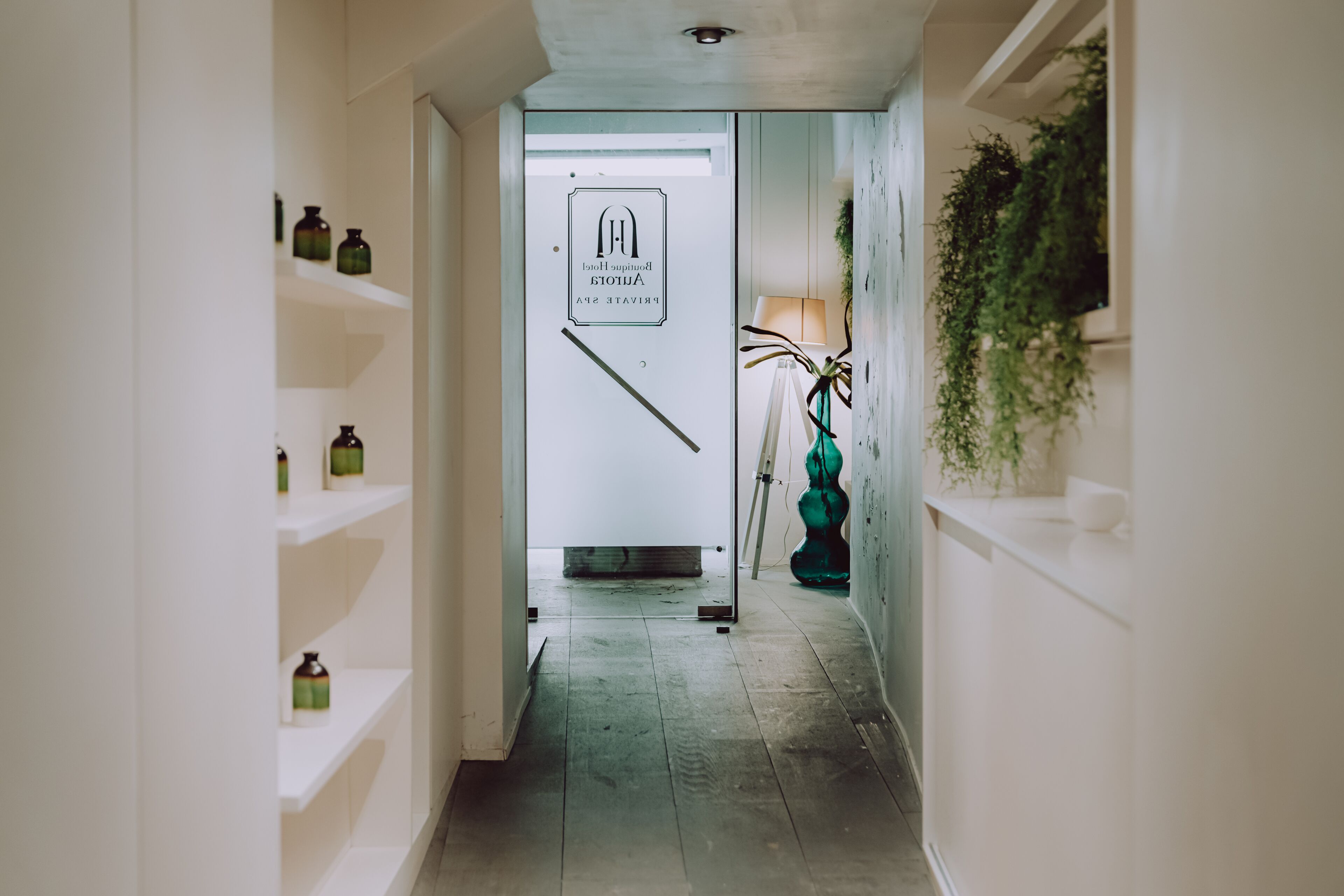 桑拿、热水浴缸、按摩服务