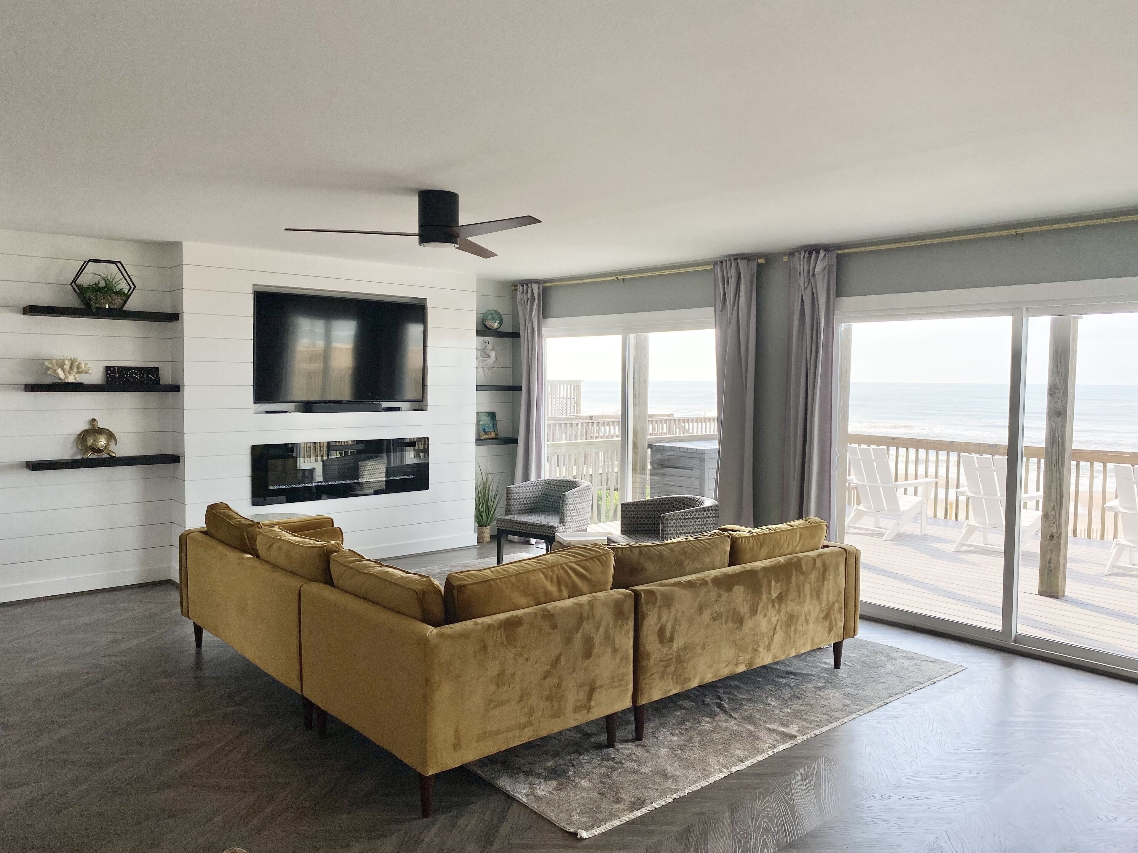 Een smart-tv en een open haard