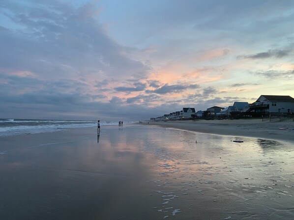 Na praia, espreguiçadeiras 
