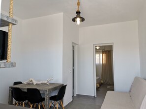 Leilighet – deluxe | Oppholdsområde | Leker