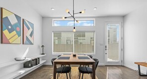 Dining - Central Condo w/ Balcony, Close to DT & Food (Austin)