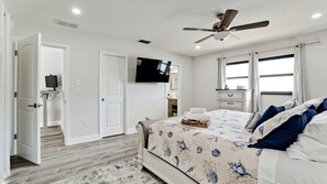 4 habitaciones, tabla de planchar con plancha y cuna de viaje
