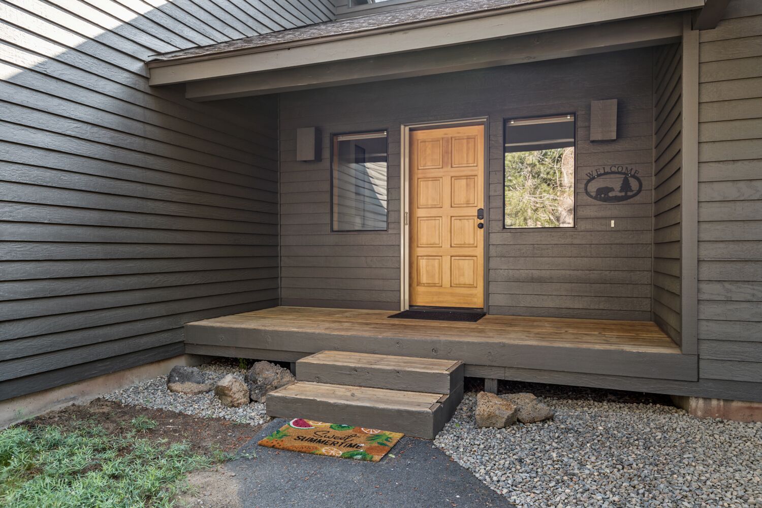 Quiet Sunriver House! Hot tub , Bikes, AC, Deck, 10 SHARC passes! 
