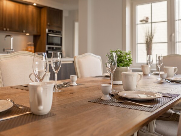 Dining - Villa with sauna near the centre (De Haan)