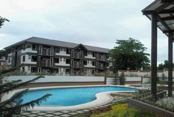 Indoor pool, outdoor pool