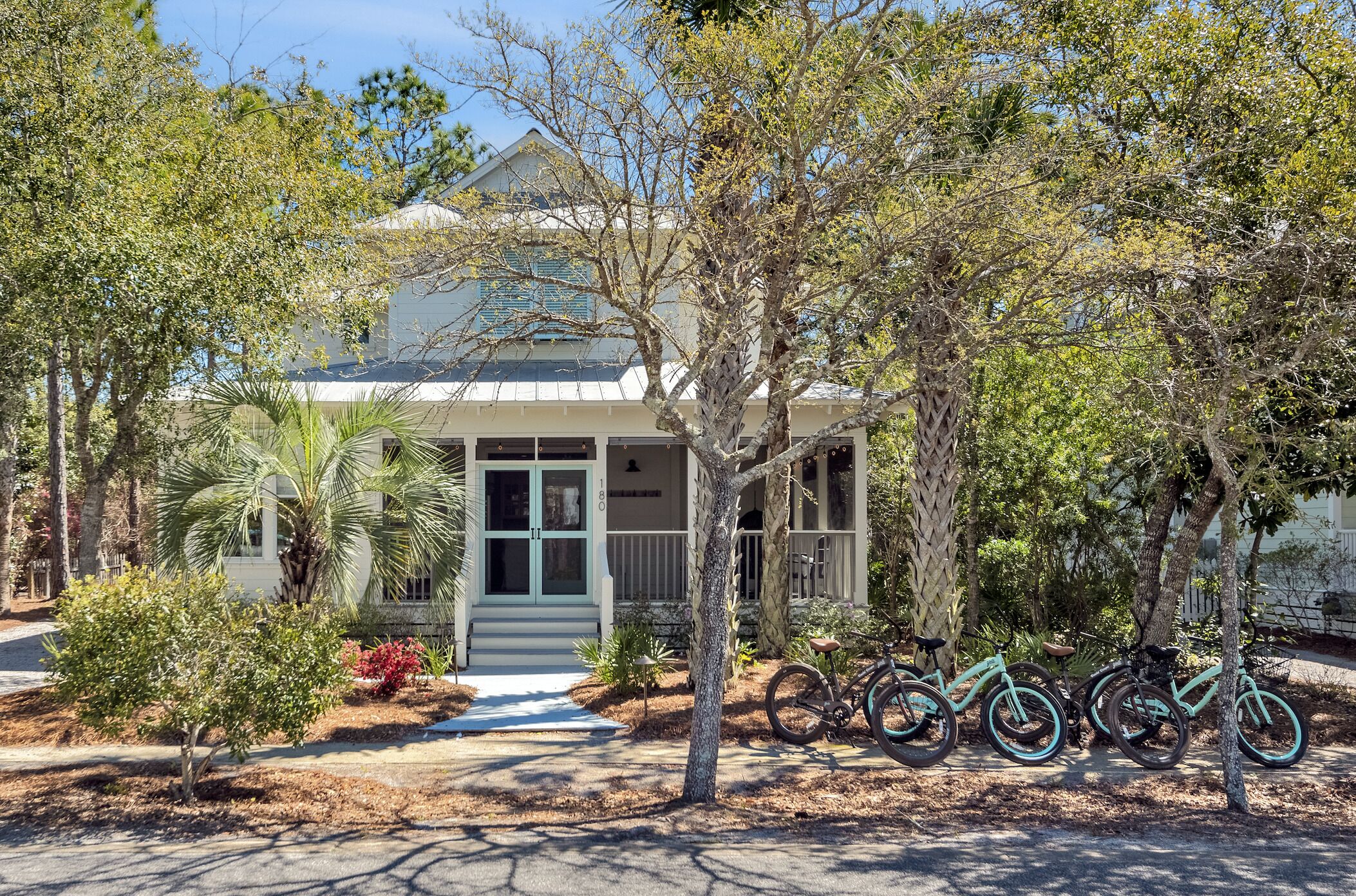 Close to Seaside!-Street Legal Golf Cart/4 Bedroom/4 Bath/4 Beach Chairs/4 Bikes