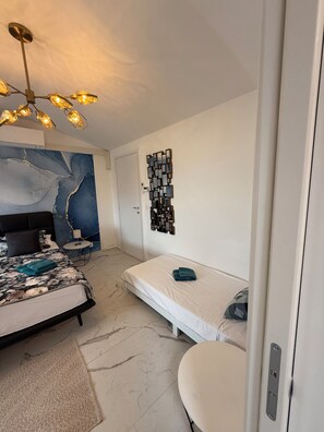 3 bedrooms, iron/ironing board, free WiFi, bed sheets
