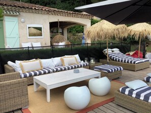 Terrace/patio - Villa with salty infinity pool and view over hills on French Riviera (Tourettes-sur-Loup)