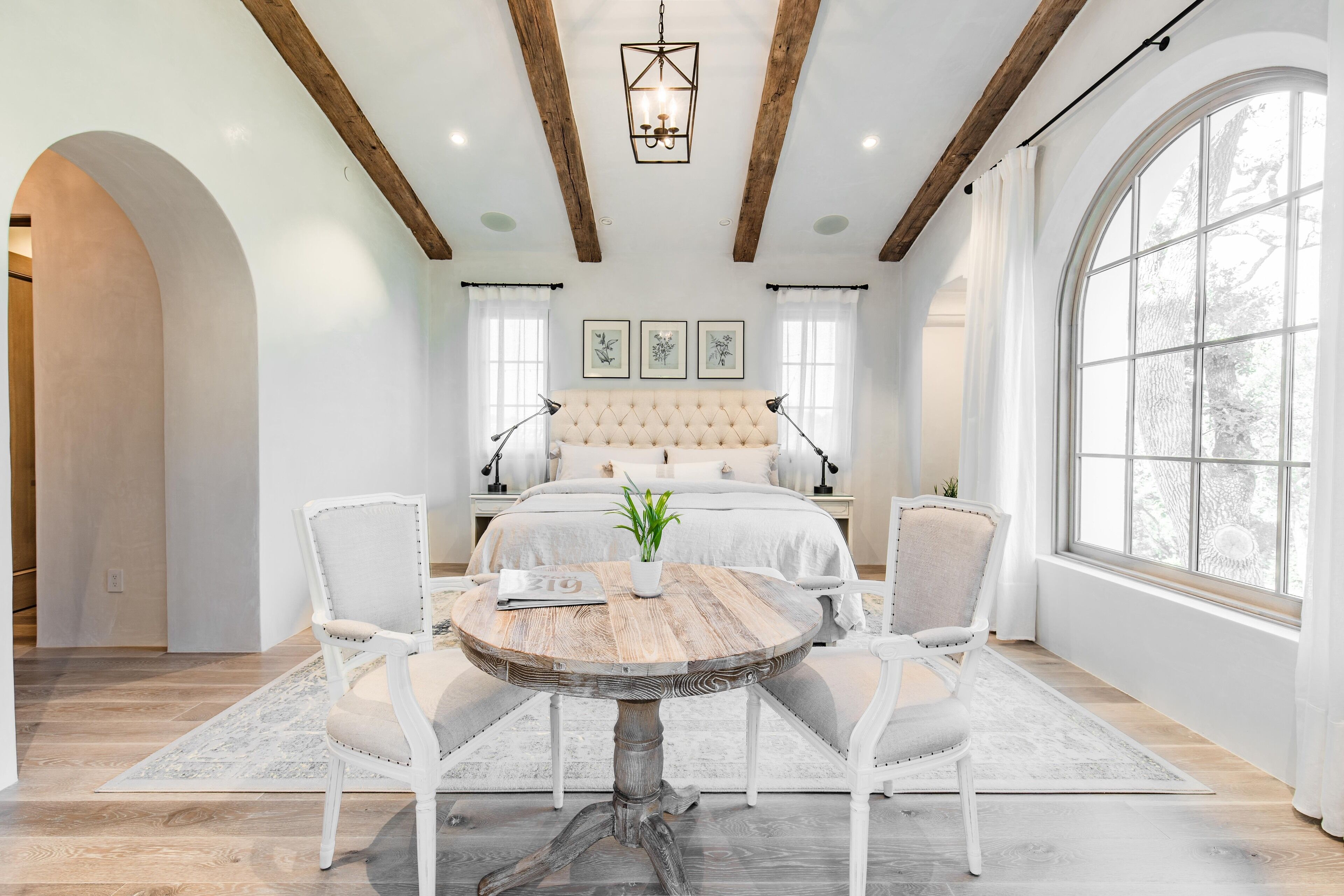 Strikingly elegant, exquisite & estately Villa!