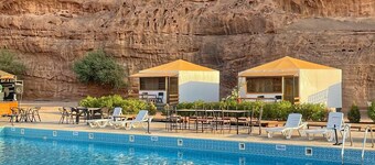 Rum Oasis Luxury Camp