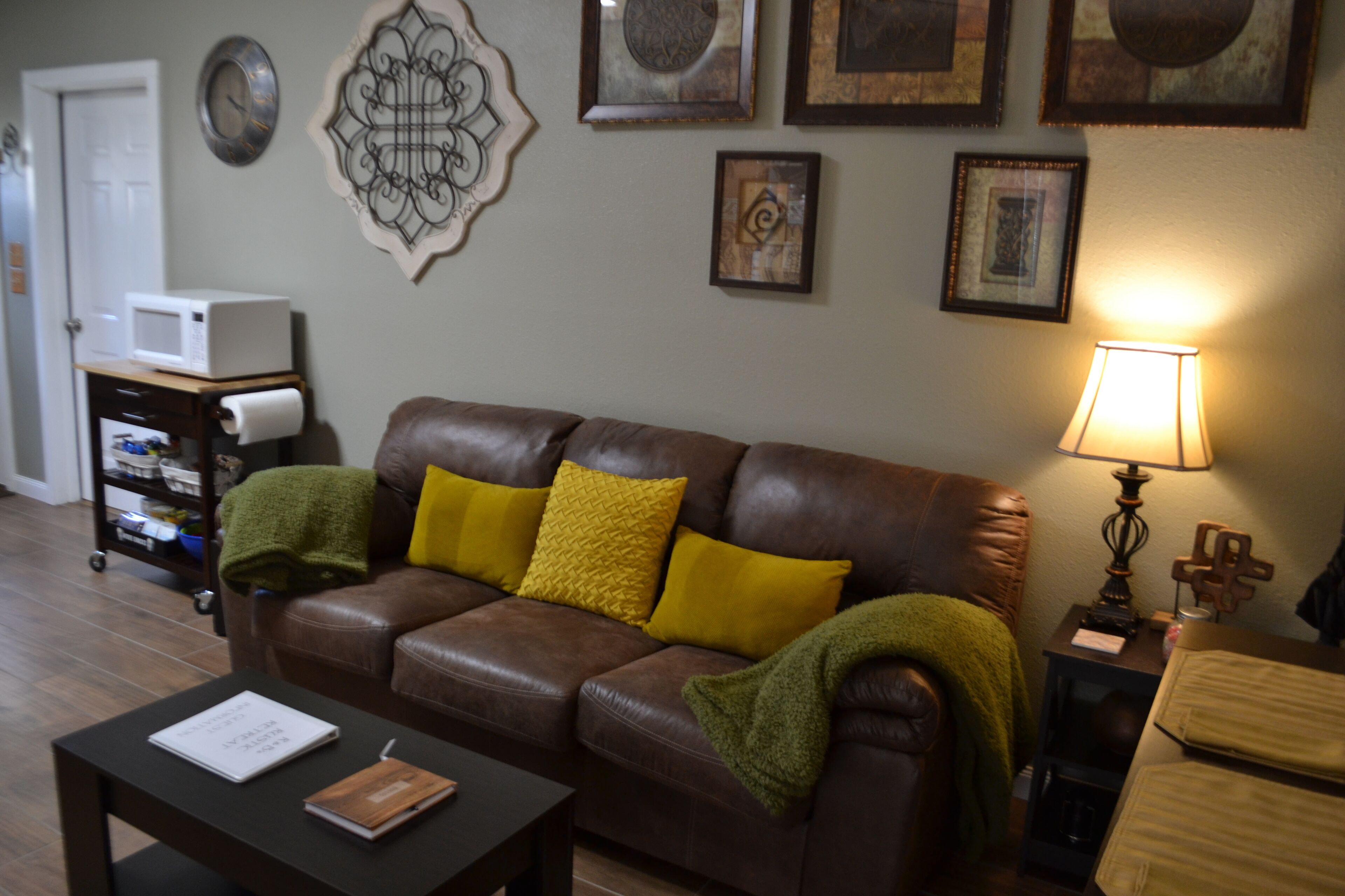 Quiet Rustic Retreat on Lake Bob Sandlin - creekside