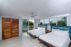 10 Schlafzimmer, Schreibtisch, Bügeleisen/Bügelbrett, Reisekinderbett