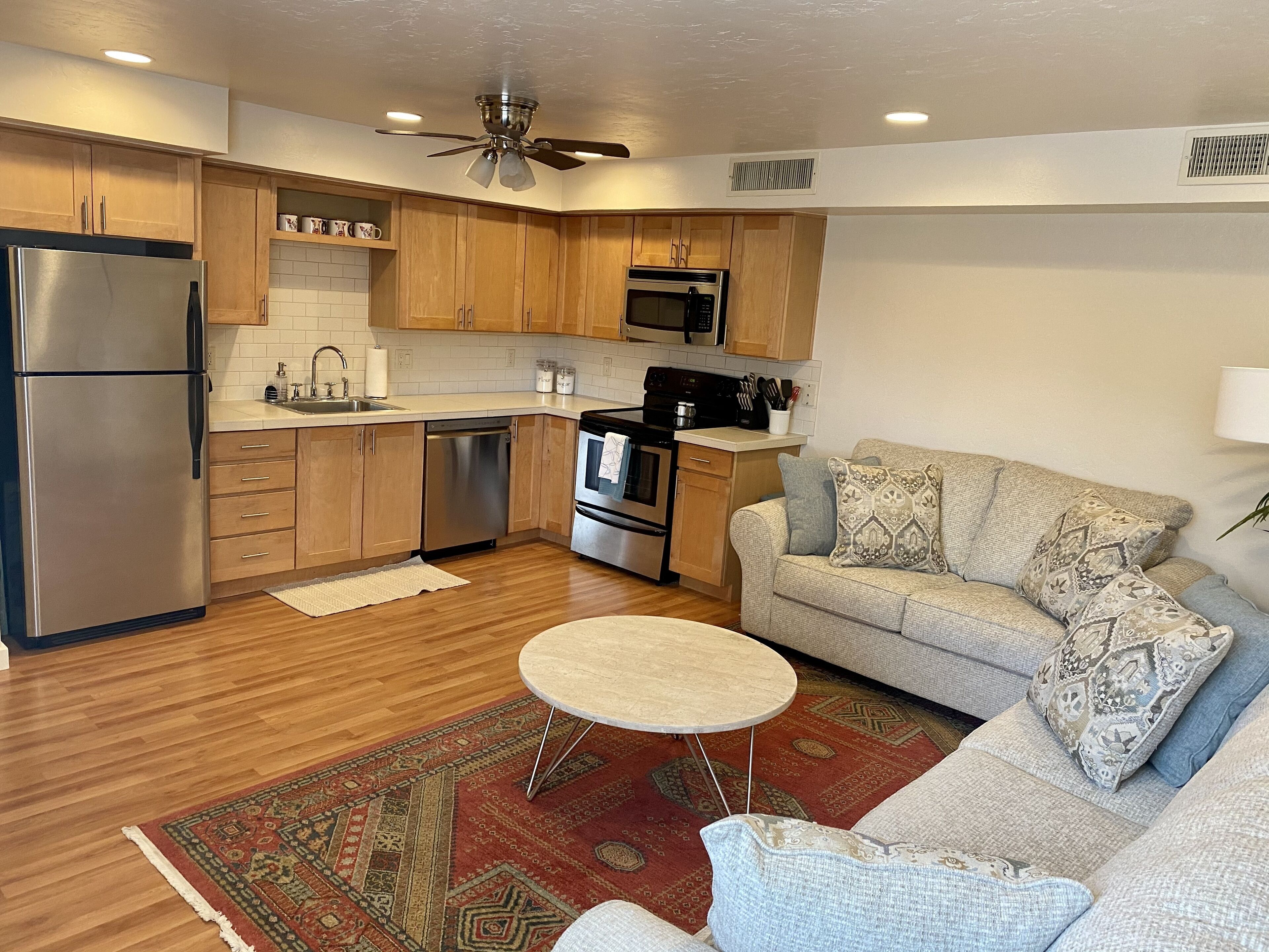 Beautifully remodeled 1 BR/1 bath in Sports Village