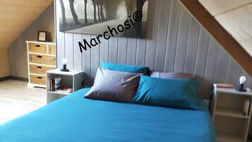 3 slaapkamers, een strijkplank/strijkijzer, reisbedje, gratis wifi