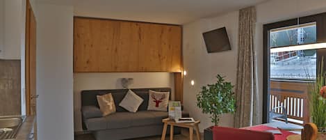 Smart TV, libros y biblioteca musical