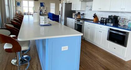 Nautical Blue w/ Private Pool, Hot Tub, Game Room!! 1/2 Block To Sandy Beach