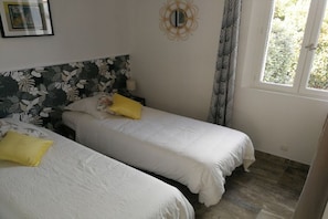 2 chambres, lit de bébé portatif, accès au Wi-Fi (inclus)