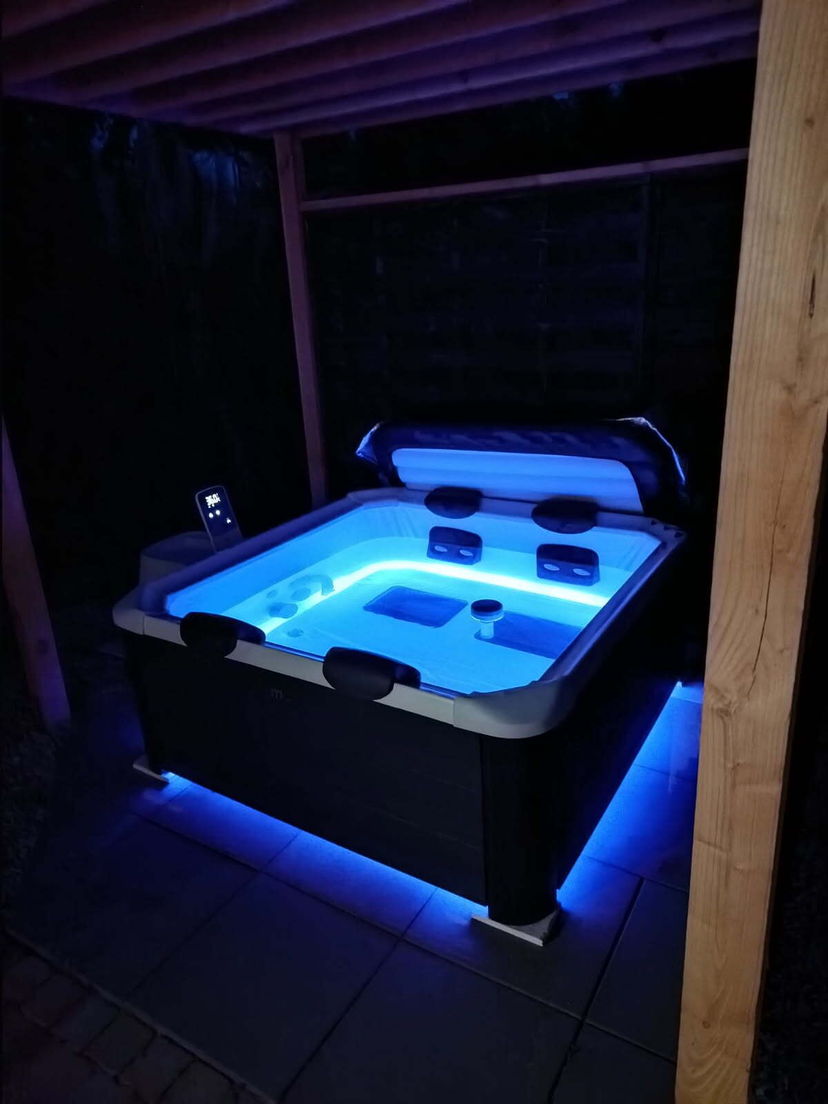 Bain à remous extérieur