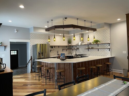 Large, family friendly, historic downtown Geneva. Lots of spaces for gathering. 