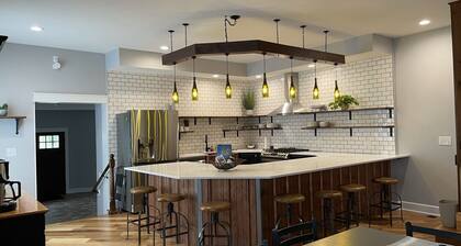 Large, family friendly, historic downtown Geneva. Lots of spaces for gathering.