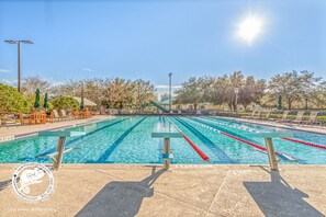 Piscine couverte, piscine extérieure