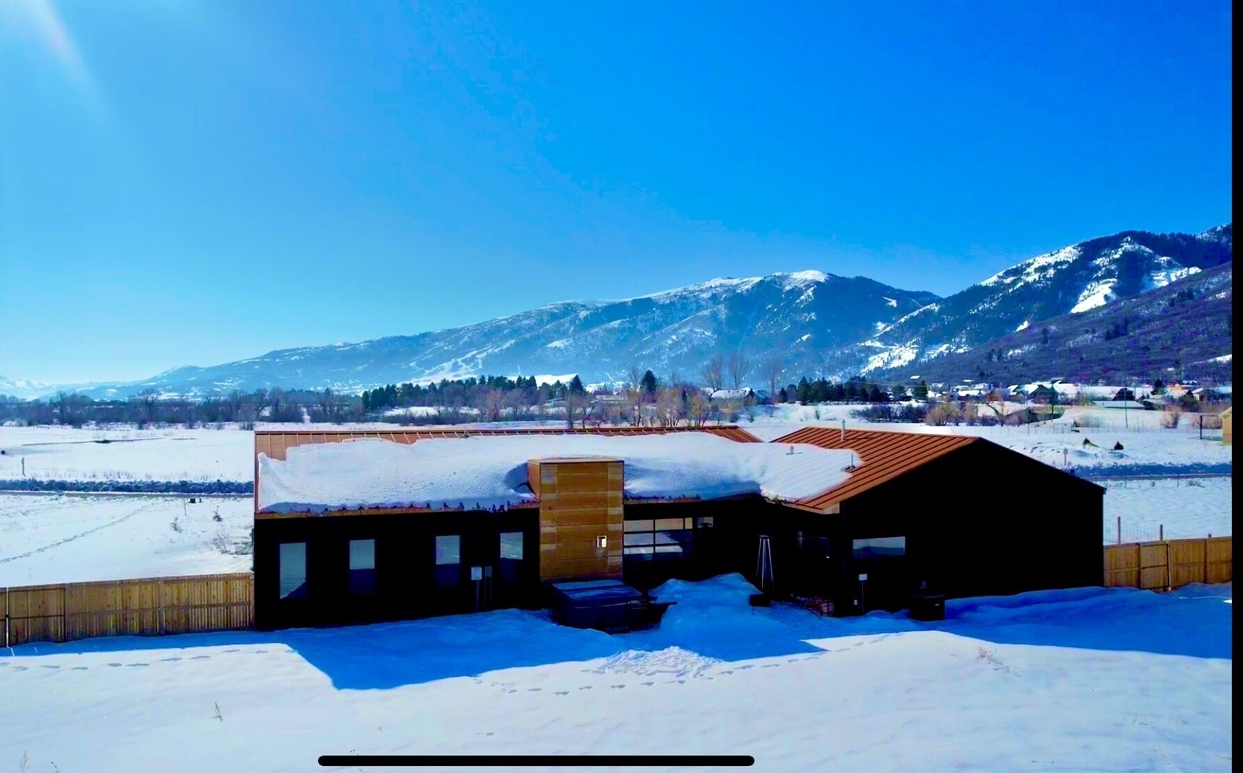 Now offering monthly rentals at reduced rates. Quiet location close to skiing!