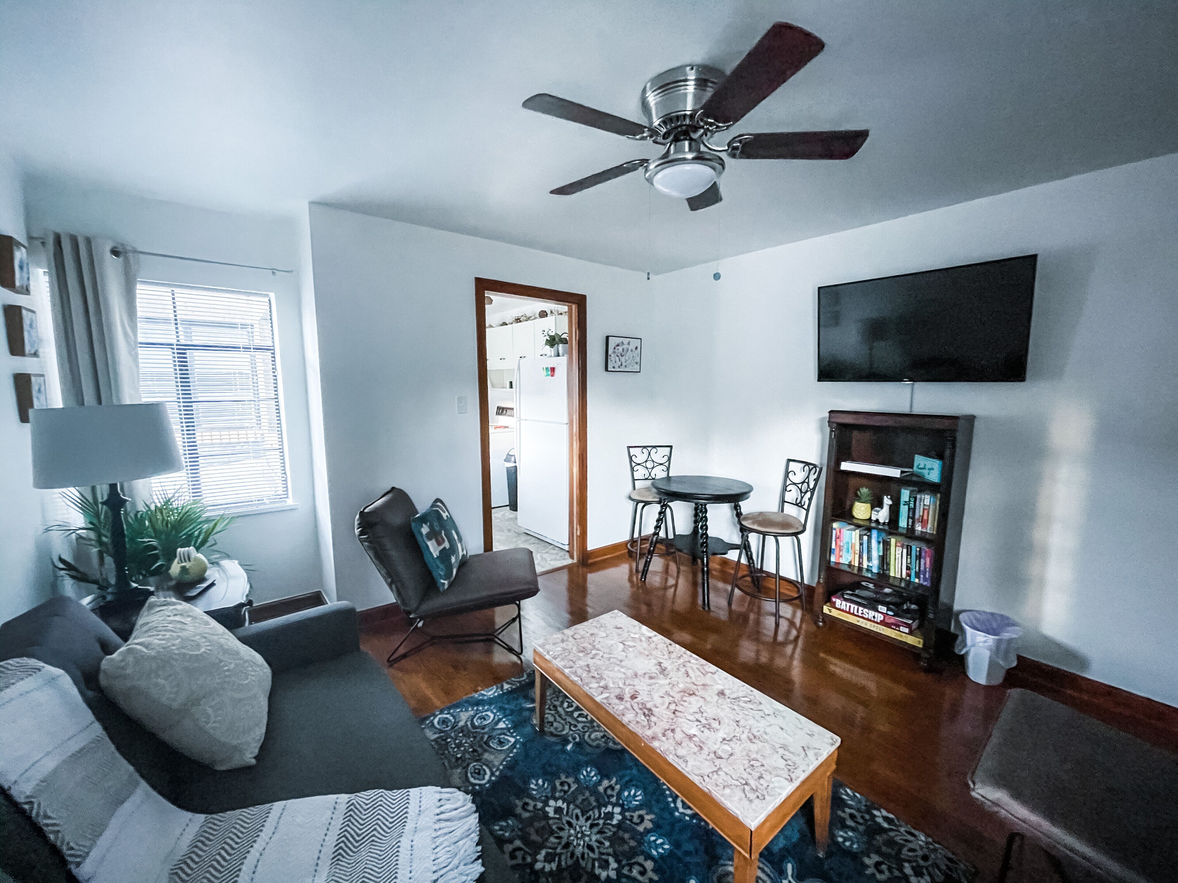 The Main Street Stay - Apt 1 - NRG