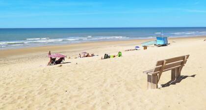 Les Tamaris by Interhome