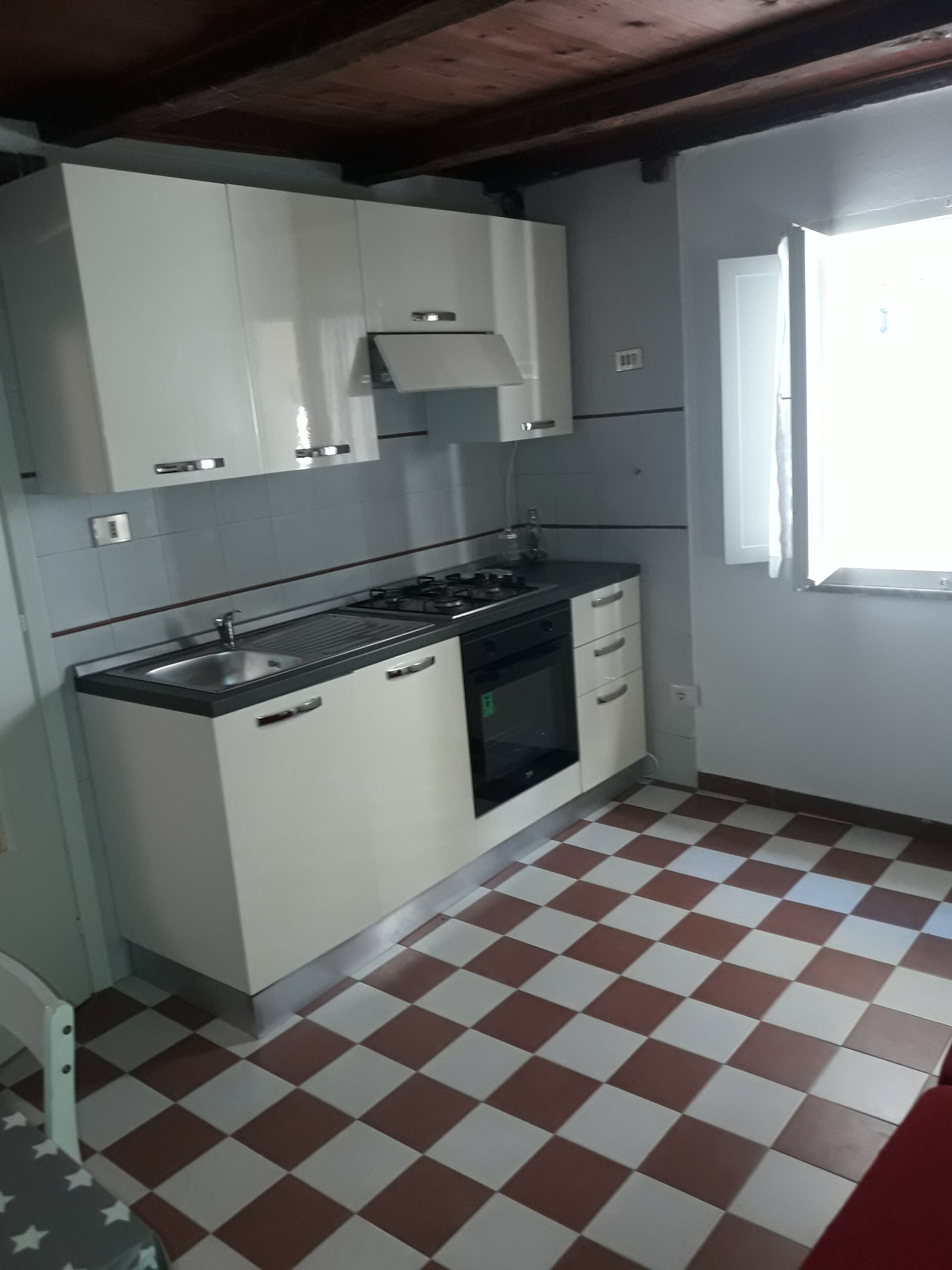 Alghero, Grazioso Bilocale in Via Cavour, Centro Storico