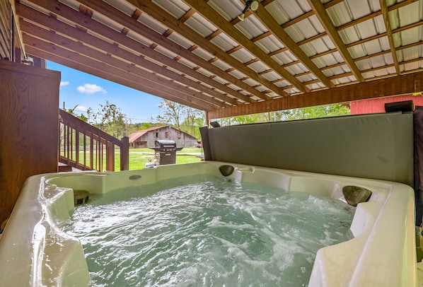 Tina de hidromasaje al aire libre
