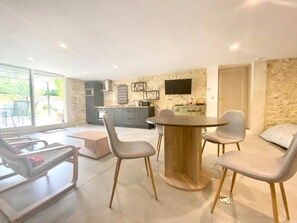 Dining - Charming provence mas with private pool  (CONNAUX)