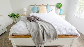 3 bedrooms, iron/ironing board, free WiFi, bed sheets