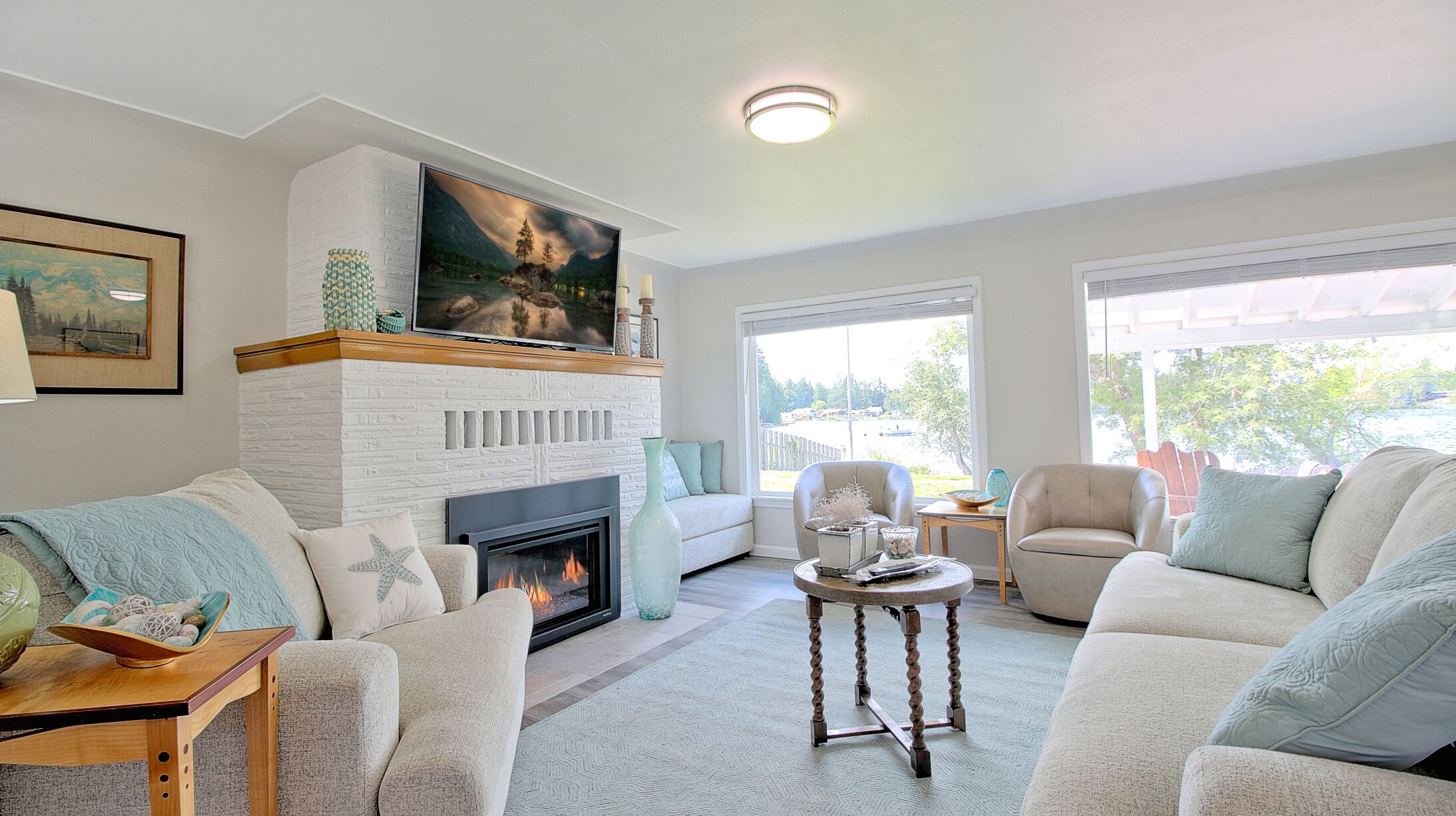 NEW LISTING! Island LakeHouse - Waterfront Home -3BD Beach&Kayaks