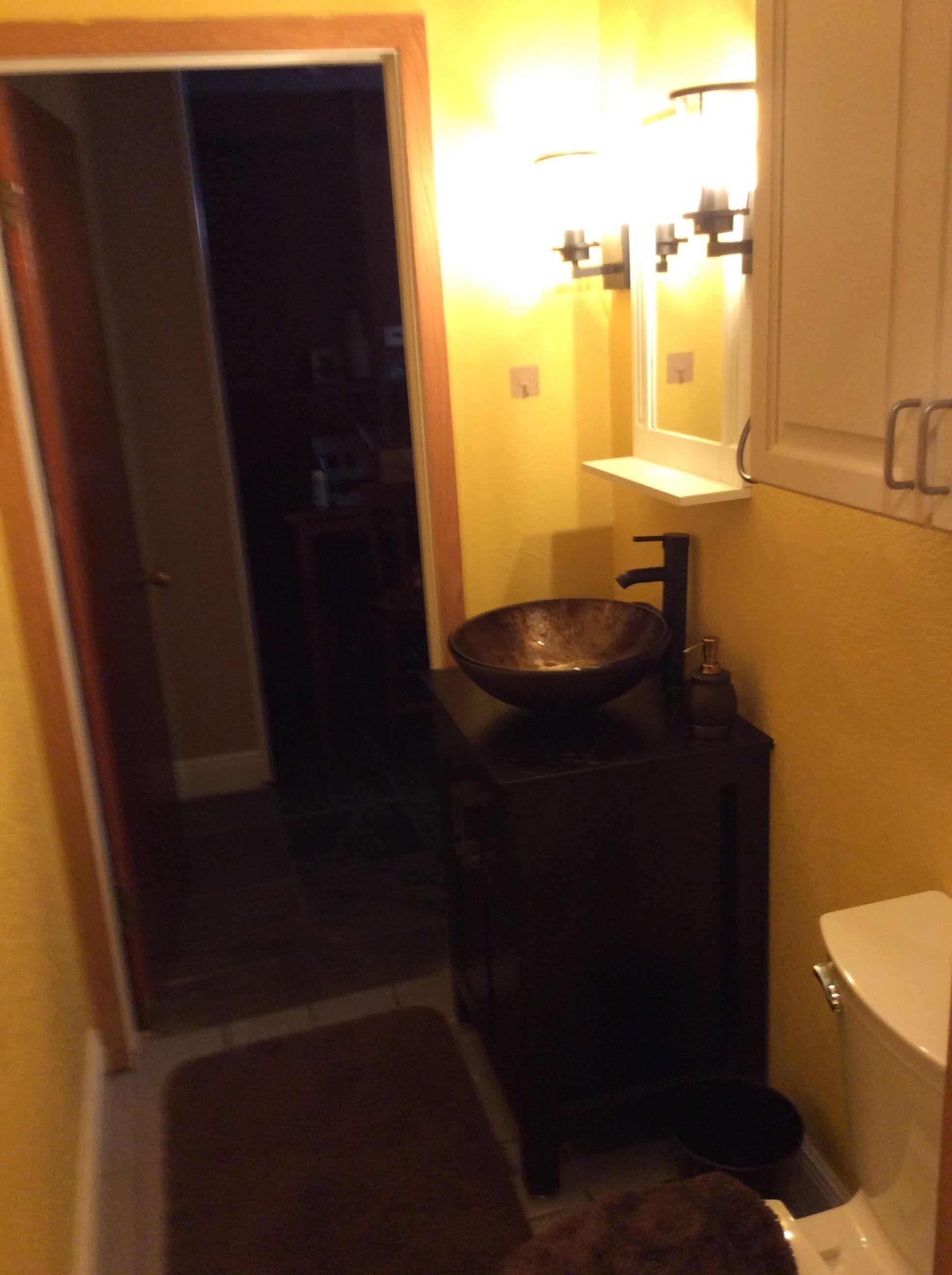 Cozy cabin lake house ( long term stay specials)